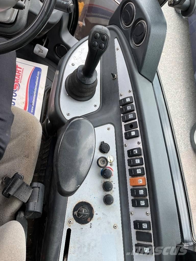 JCB 409 B 40km/h 滑移装载机