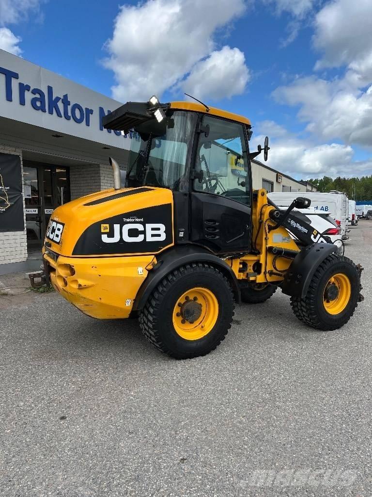 JCB 409 B 40km/h 滑移装载机