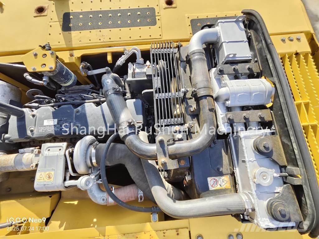 Komatsu 220-8 履带挖掘机