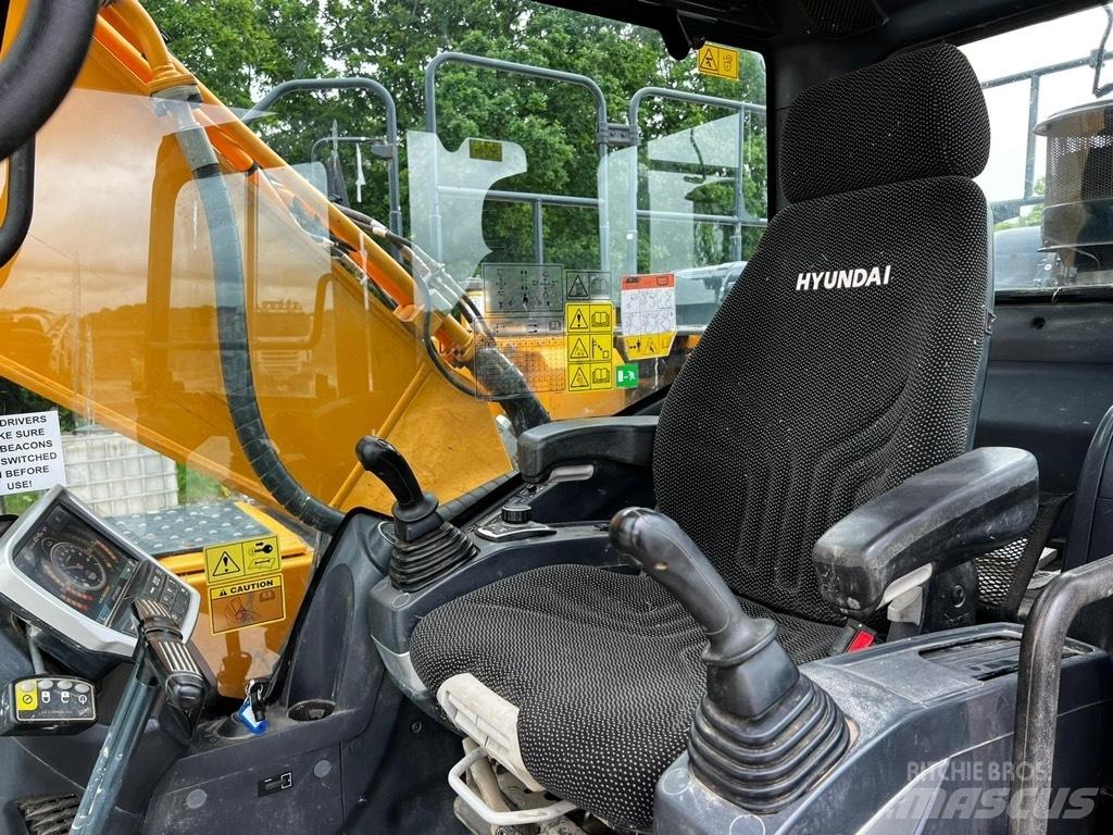 Hyundai HX 220 L 履带挖掘机