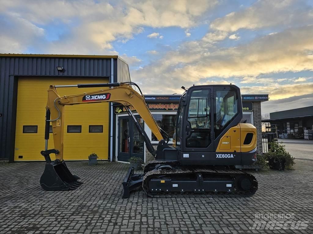 XCMG XE60GA 小型挖掘机