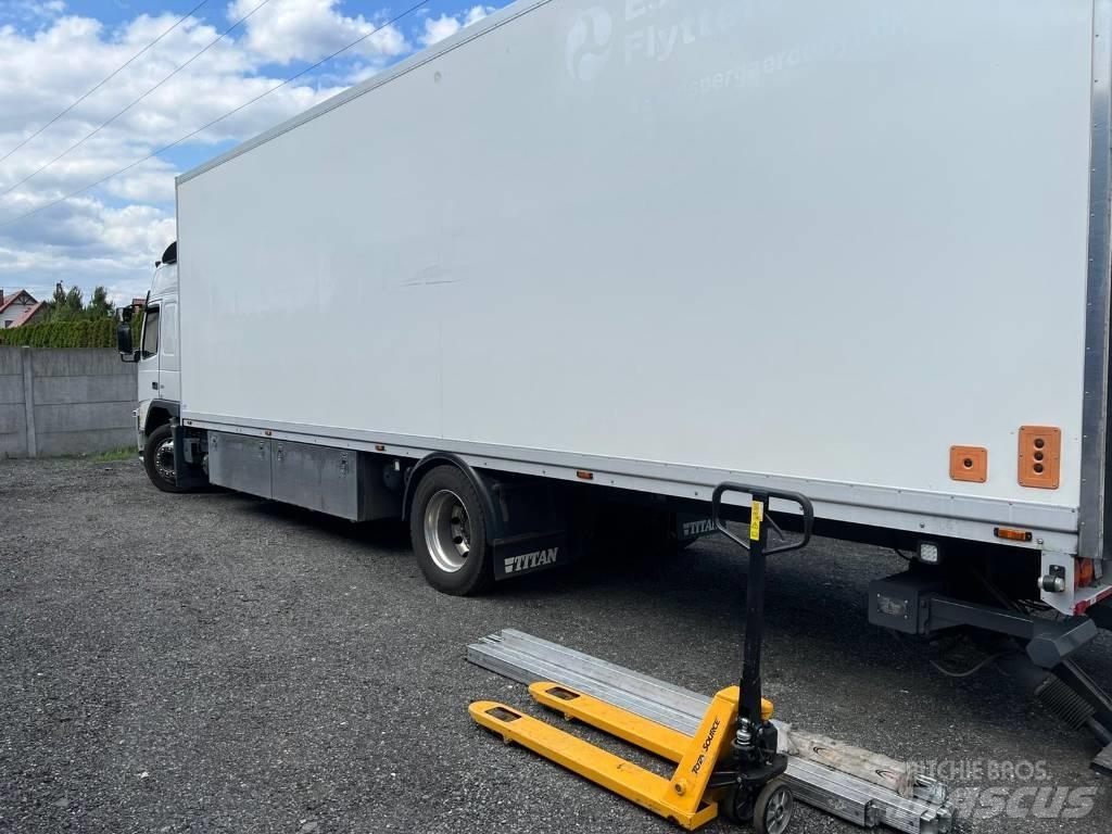 Volvo FM 330 厢式货车