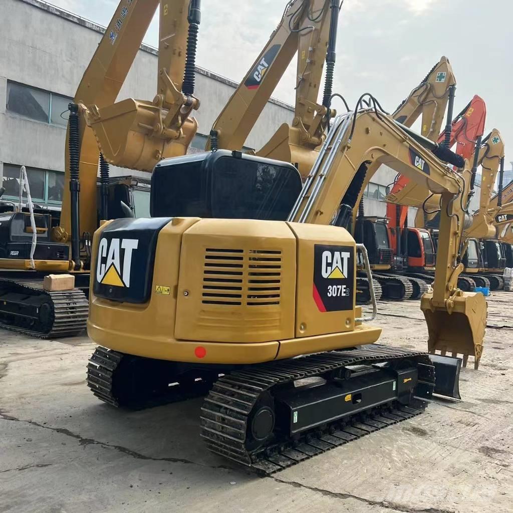CAT 307E2 中型挖掘机