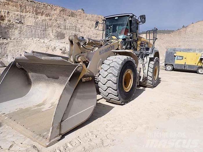 Komatsu WA475-10 轮式装载机