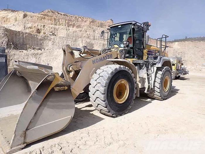 Komatsu WA475-10 轮式装载机