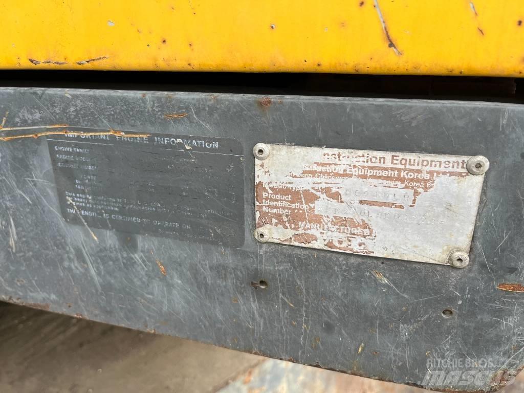 Volvo EC 240 LR 长臂挖掘机