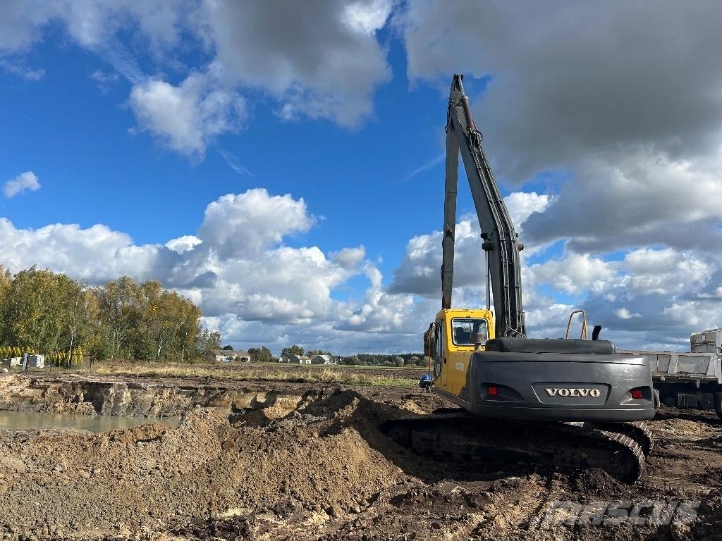 Volvo EC 240 LR 长臂挖掘机