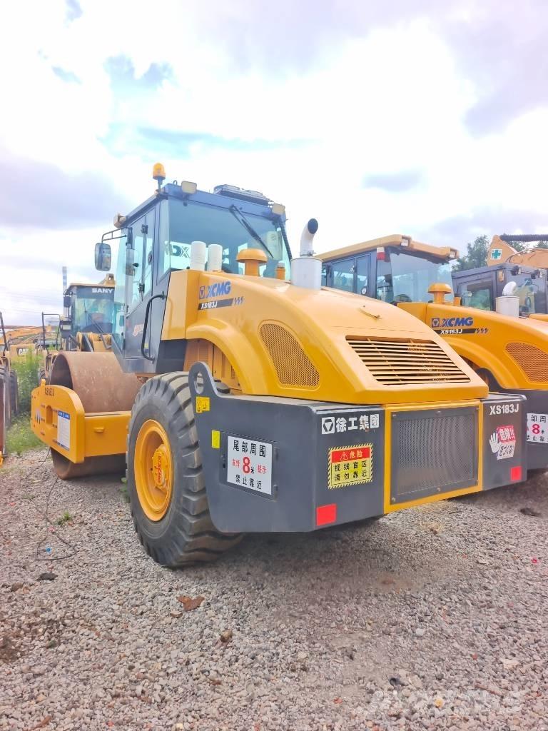 XCMG XS183J 单轮压路机