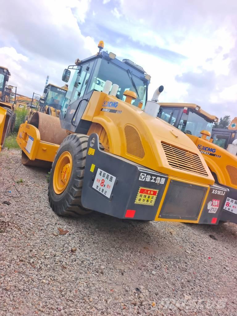XCMG XS183J 单轮压路机