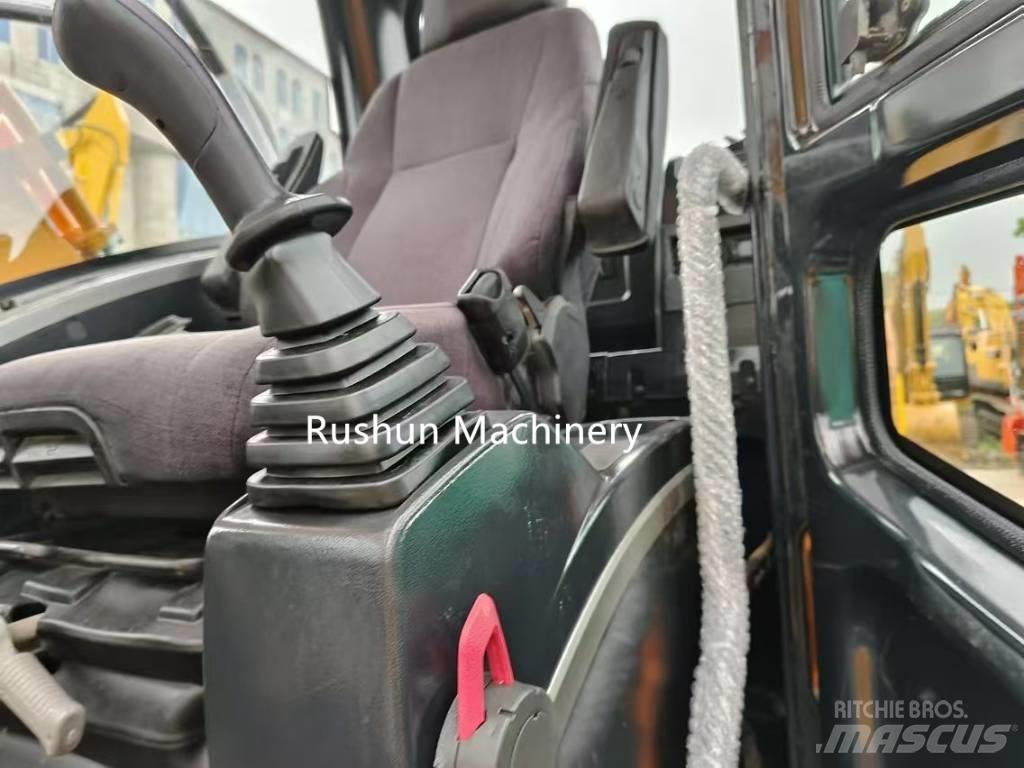 Hyundai R220 履带挖掘机