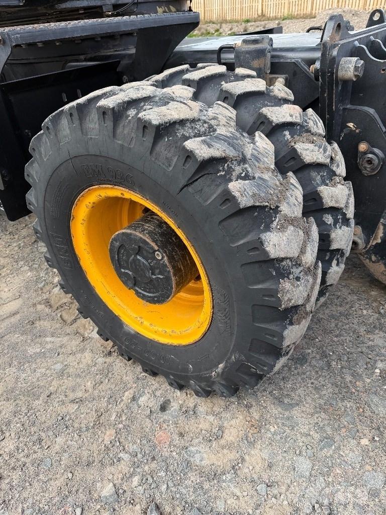 JCB JS 160 W 轮式挖掘机