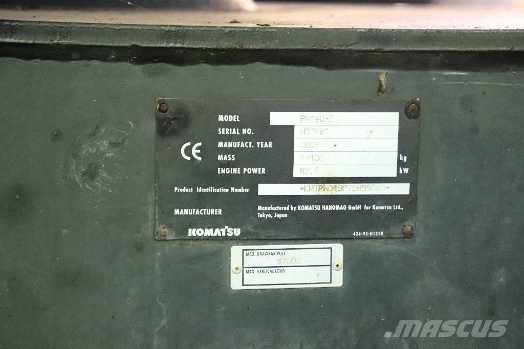 Komatsu PW 140-7 反铲装载机