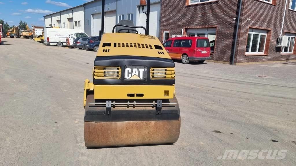 CAT CB 224 C 双轮压路机