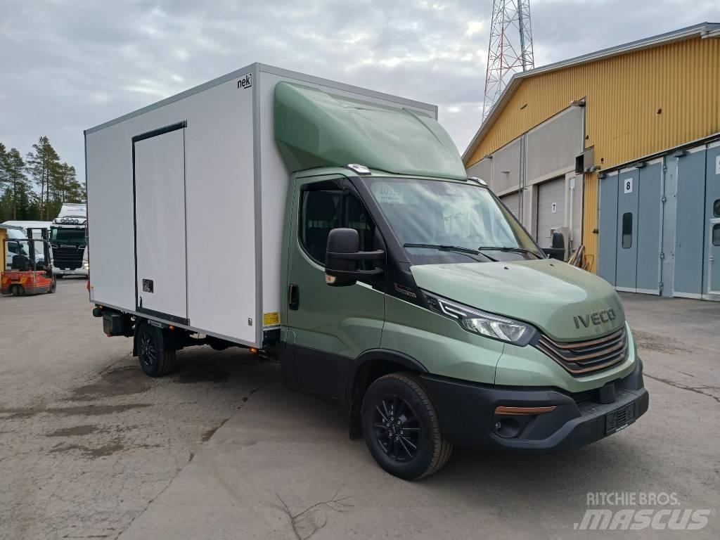 Iveco Daily 35S18A8 大型面包车