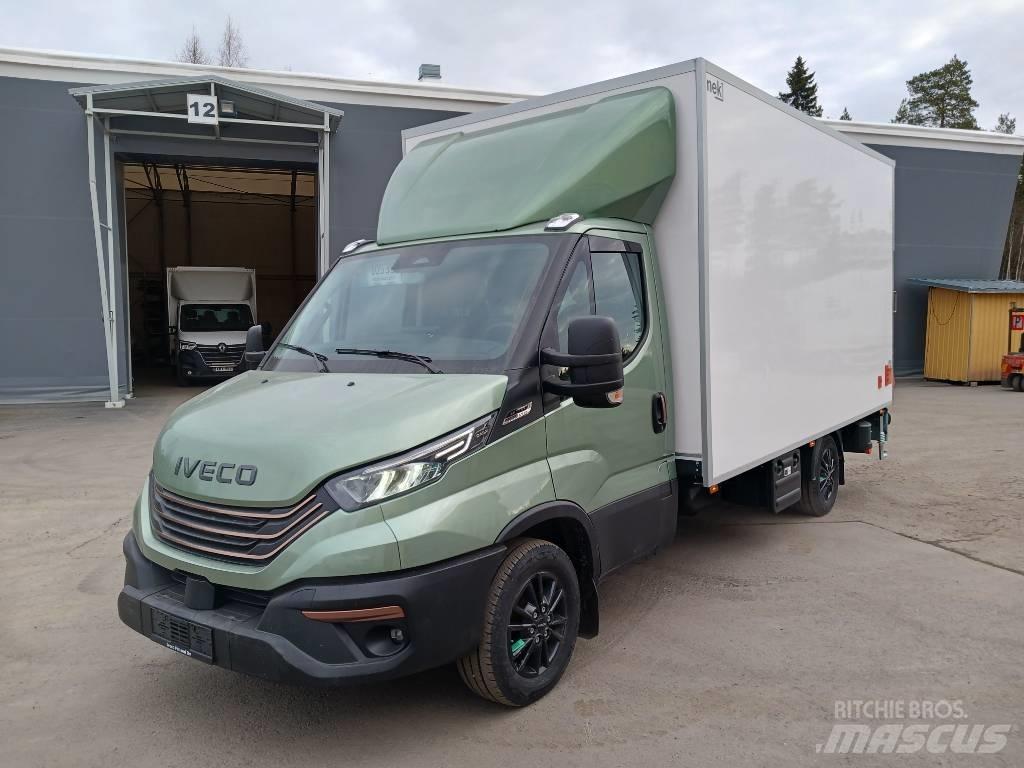 Iveco Daily 35S18A8 大型面包车