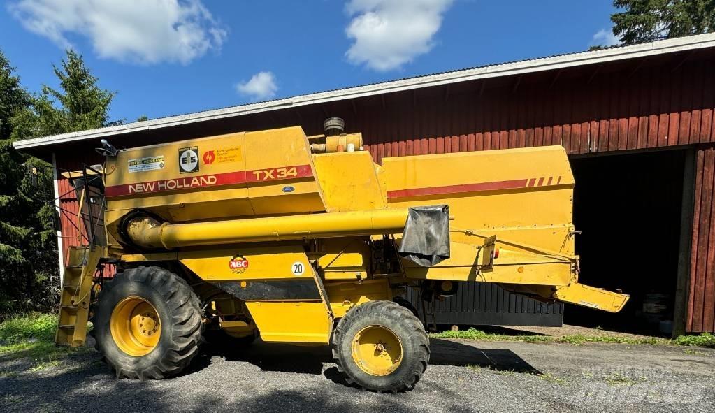 New Holland TX 34 联合收割机
