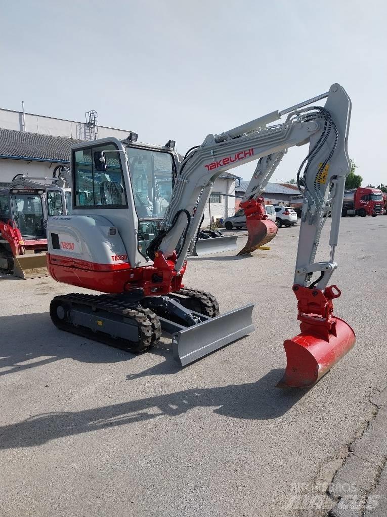 Takeuchi TB230 小型挖掘机