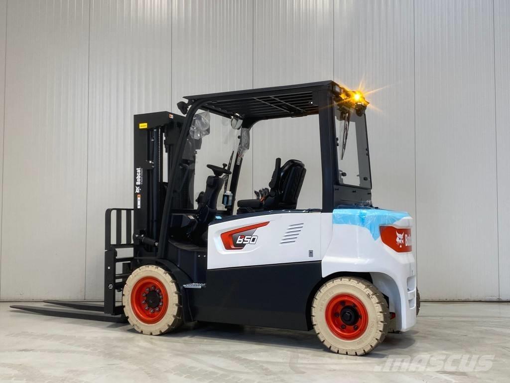Bobcat B50XC-7 电动叉车