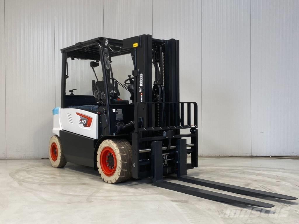 Bobcat B50XC-7 电动叉车
