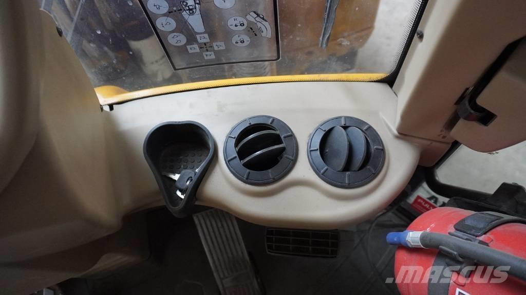 Hydrema 906 E 反铲装载机