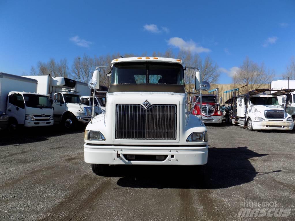 International 9200 i 牵引车
