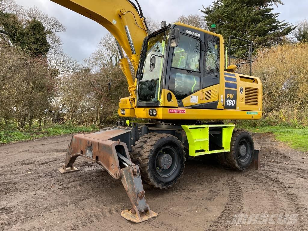 Komatsu PW 180-11 轮式挖掘机