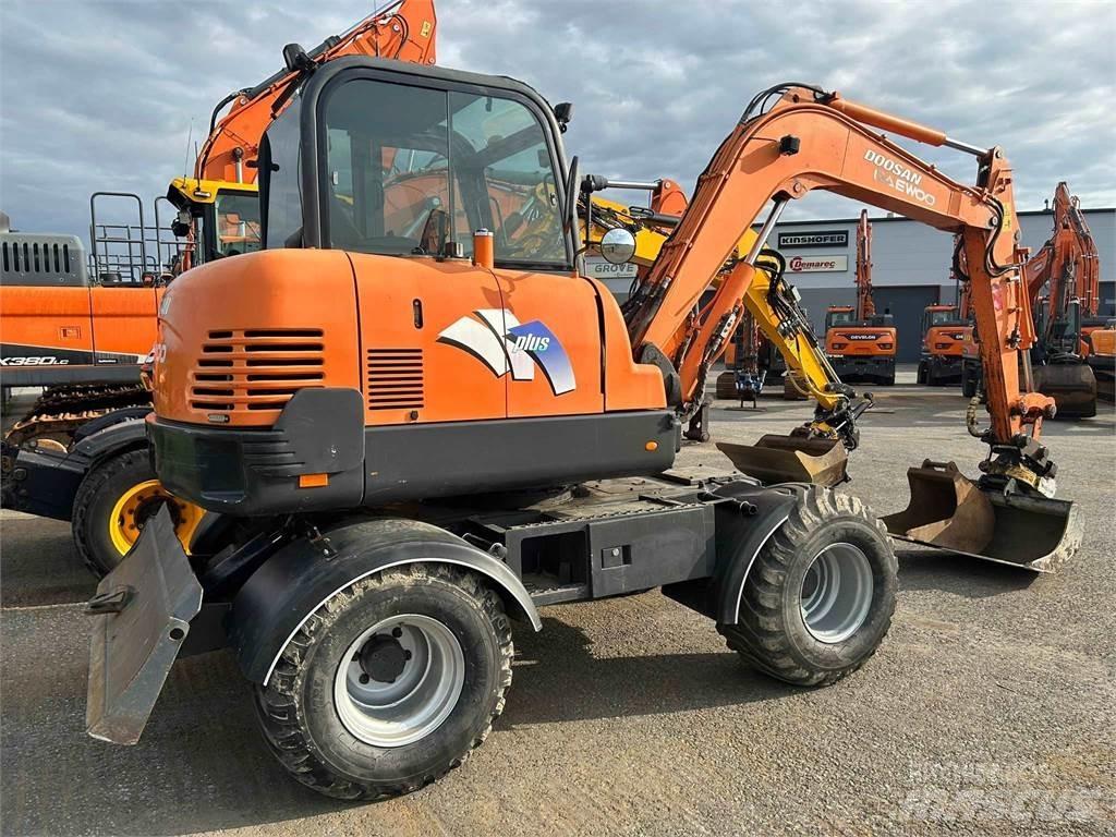 Doosan 55w 轮式挖掘机