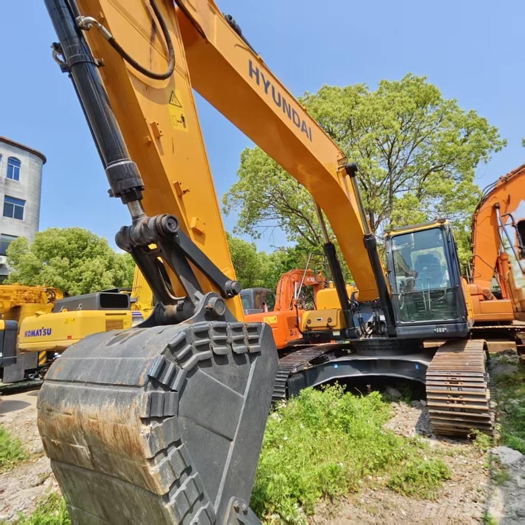 Hyundai Robex 300 LC 履带挖掘机