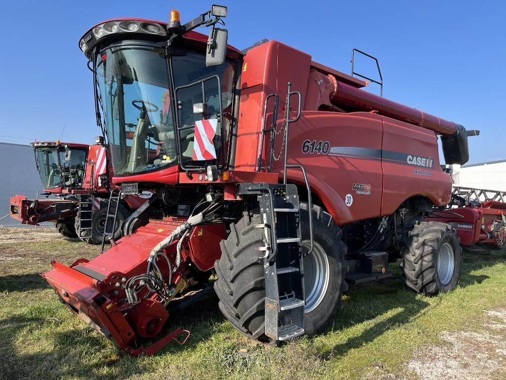 Case IH AF6140 联合收割机
