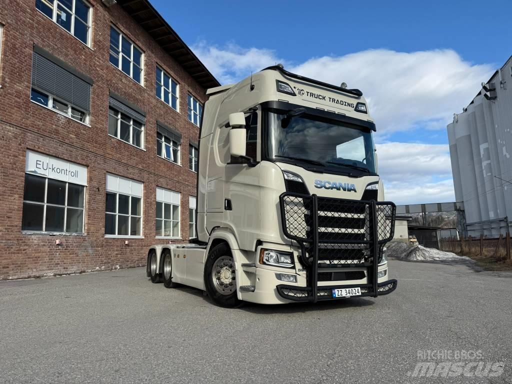 Scania S 590 牵引车