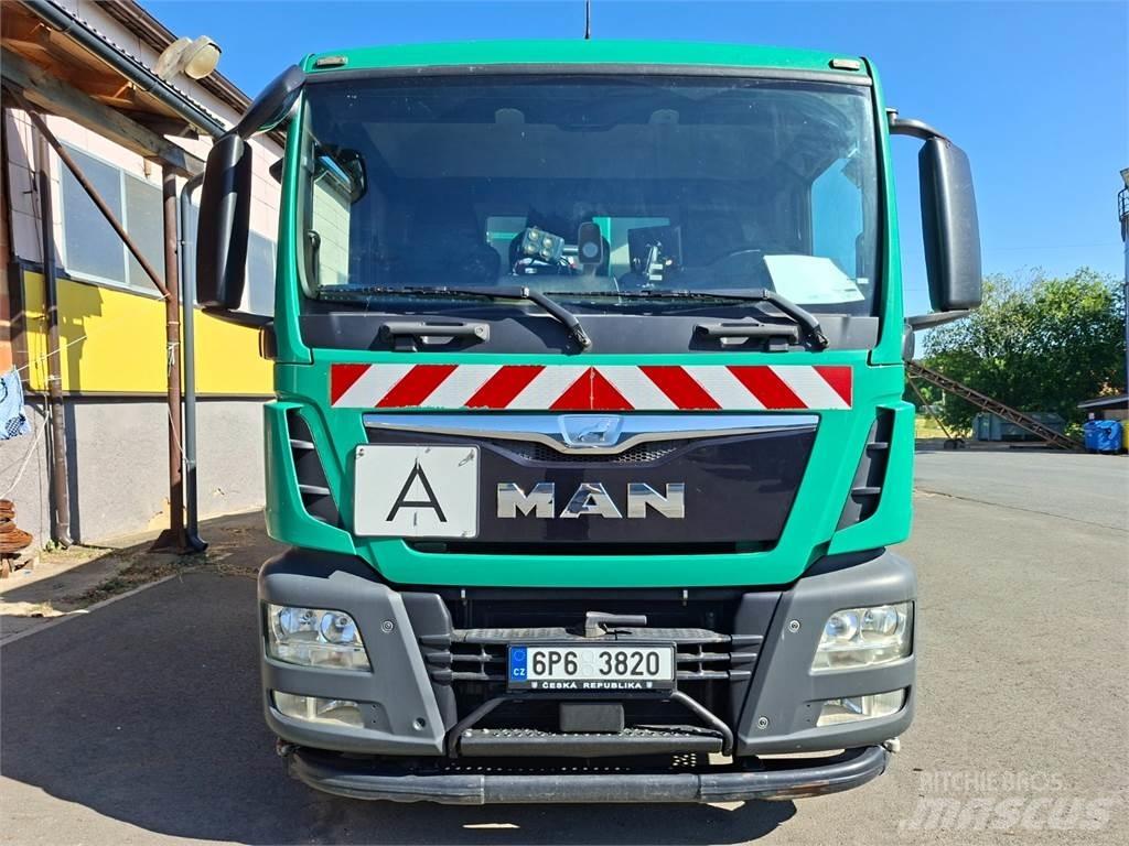 MAN TGM 26.320 6X4 平板车