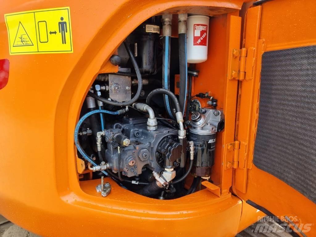 Doosan DX 140 LC-3 履带挖掘机