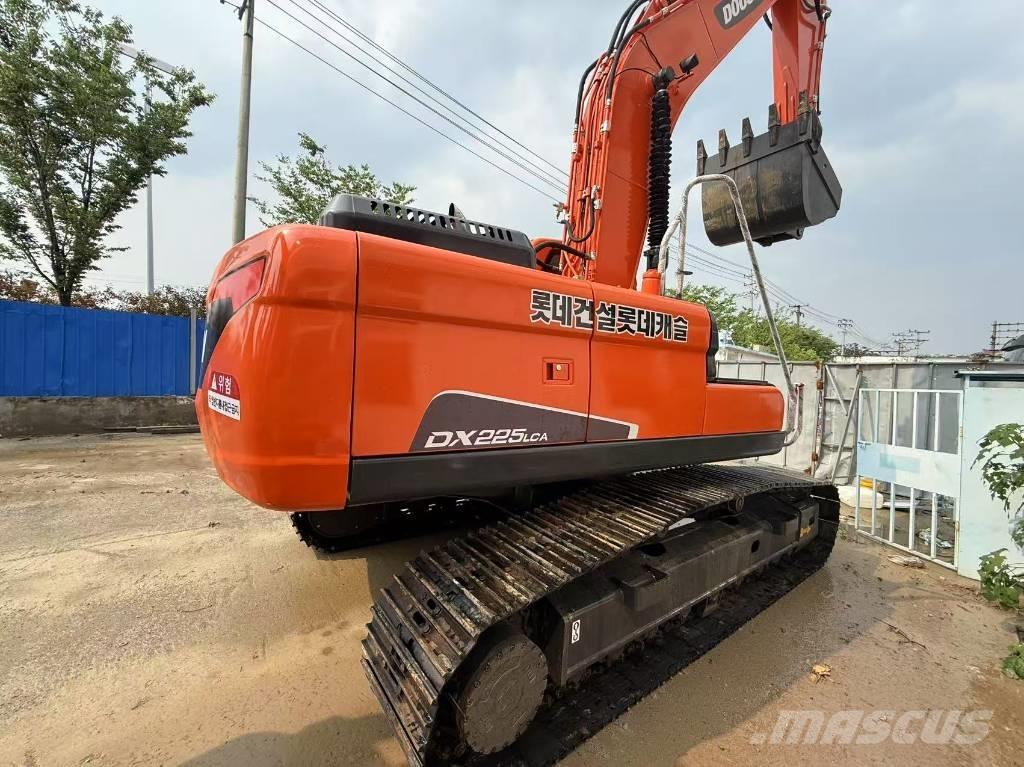 Doosan DX 225 LCA 履带挖掘机