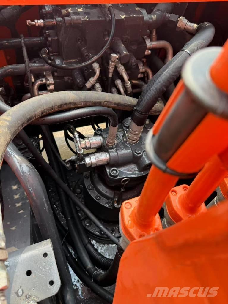Doosan DX 225 LCA 履带挖掘机