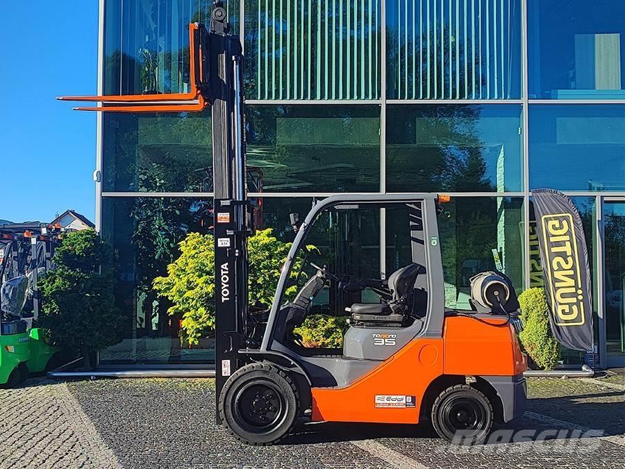 Toyota 02-8FGJF35 天然气叉车