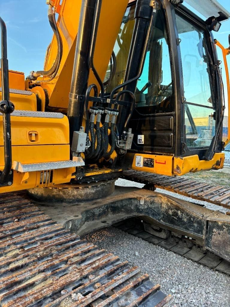 JCB 220 履带挖掘机