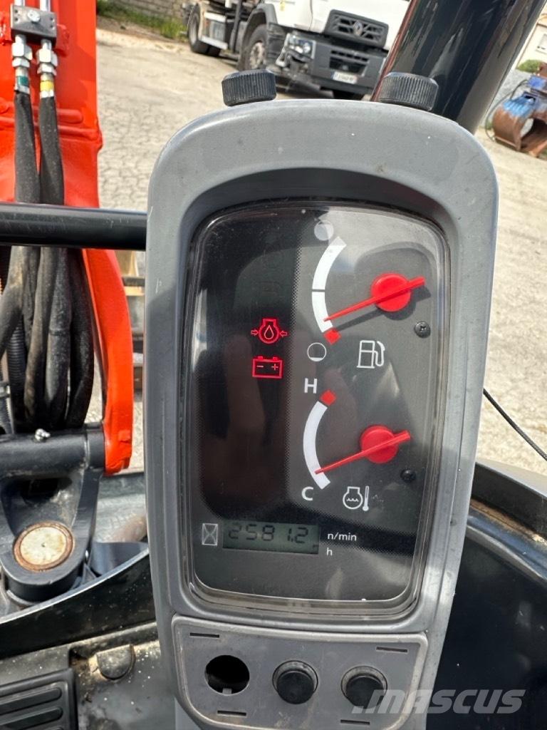 Kubota U 27-4 小型挖掘机