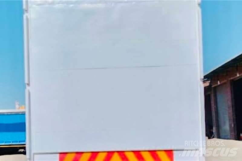 Custom Curtainside 其他拖车