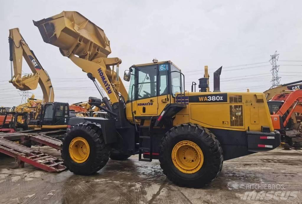 Komatsu WA 380 轮式装载机