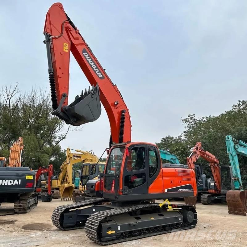 Doosan DX225-9C 履带挖掘机