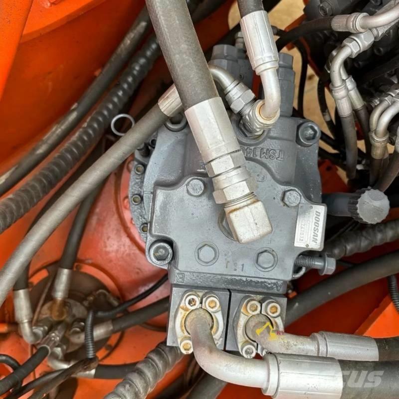 Doosan DX225-9C 履带挖掘机