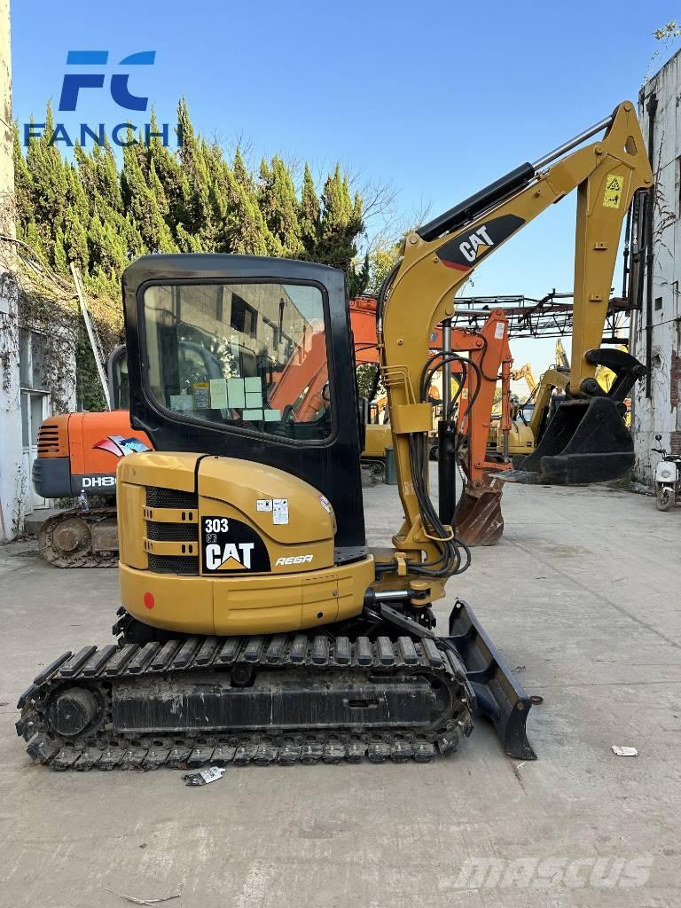 CAT 303 CR 小型挖掘机