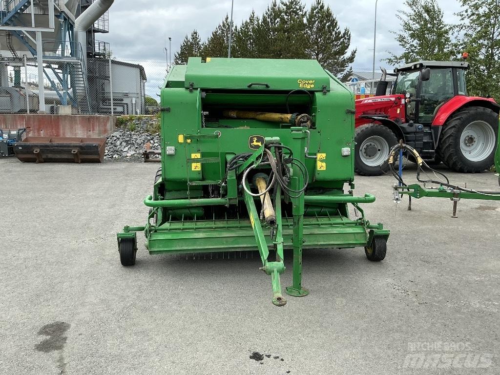 John Deere 644 圆捆打捆机