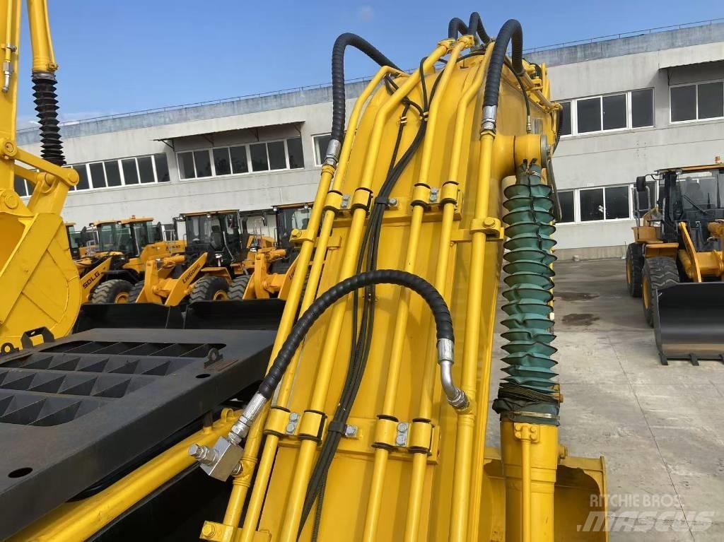 Komatsu PC 220-8 履带挖掘机