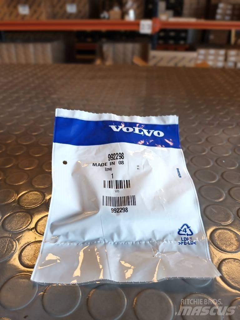 Volvo NIPPLE 992298 运输工具-其他