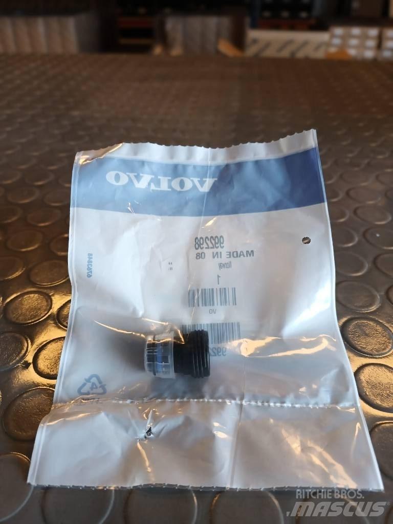 Volvo NIPPLE 992298 运输工具-其他