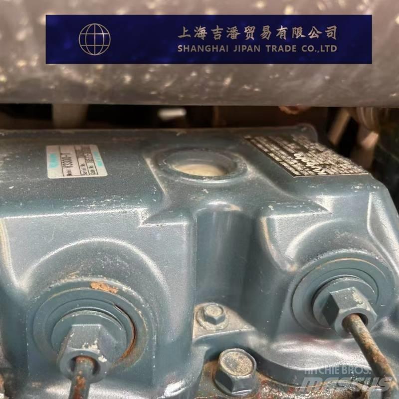 Bobcat S 300 滑移装载机