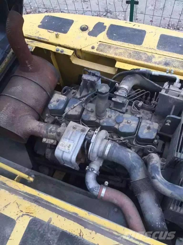 Komatsu pc200-7 履带挖掘机