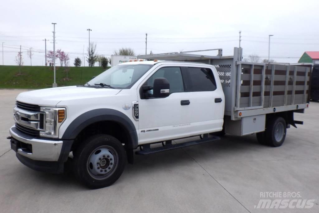 Ford F 550 XLT SD 平板栏板货车