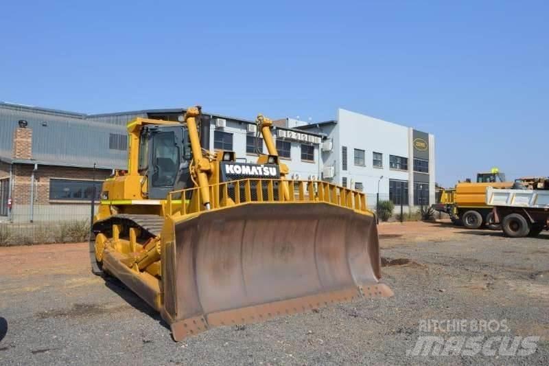 Komatsu D155-5 履带式推土机